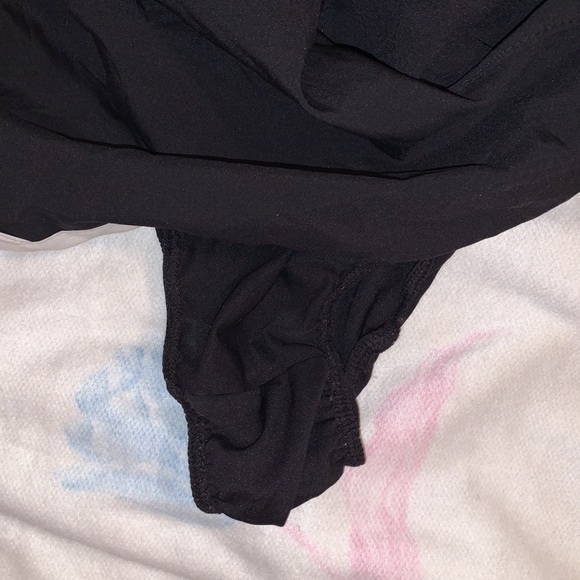 Old navy black and grey shorts with liner - Picture 3 of 3